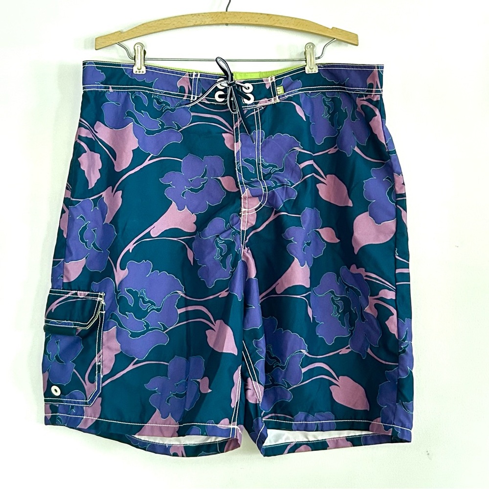 euc GAP Floral Cargo Board Shorts Blue and Purple with Quick-Dry Fabric